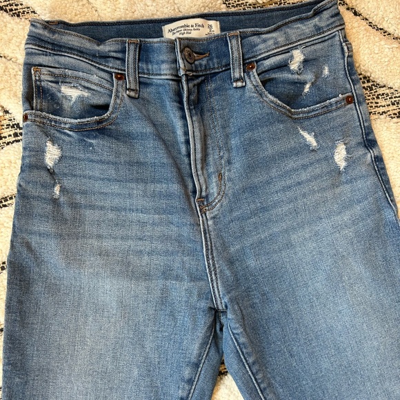 Abercrombie and Fitch Blue Women's Jeans size 2 or size 26 - Picture 2 of 8